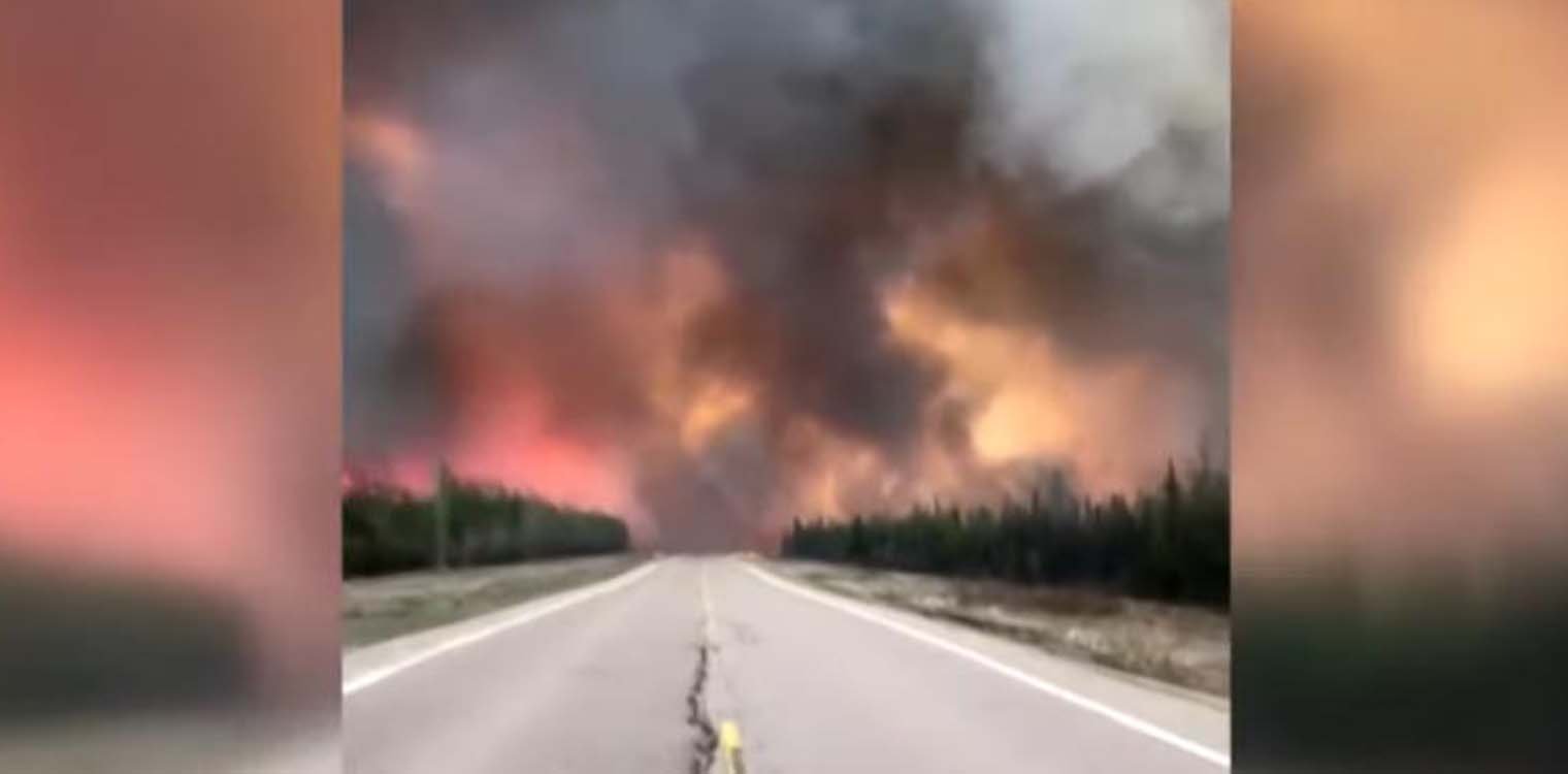 Εκατοντάδες μέτωπα πυρκαγιάς στον Καναδά: Χιλιάδες απομακρύνονται από τα σπίτια τους