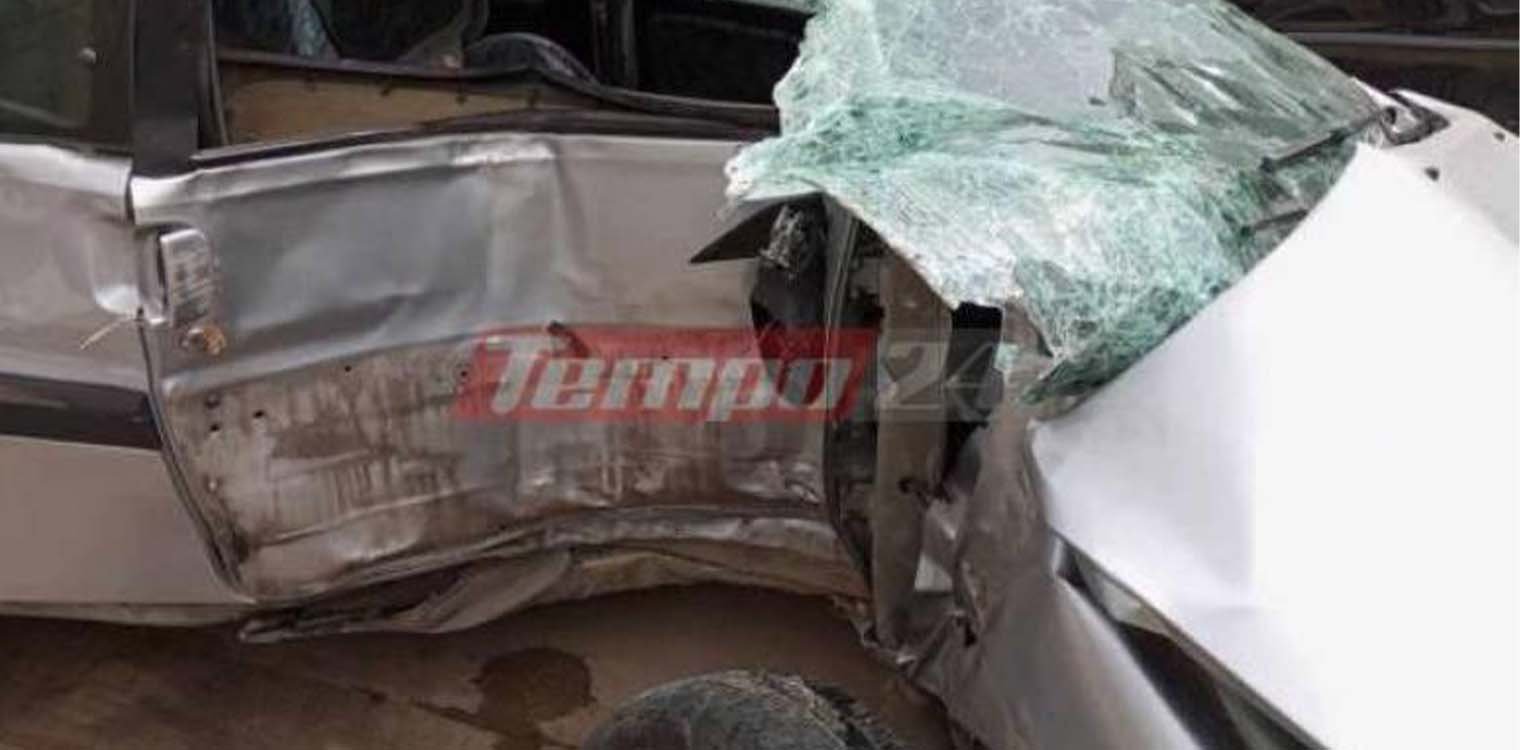 Πατρών-Πύργου: Σμπαράλια έγινε αυτοκίνητο που "καρφώθηκε" σε δέντρο - Στο νοσοκομείο ο οδηγός