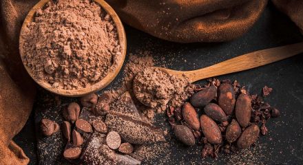 Ο πικρός «πόλεμος» της σοκολάτας - Εκτοξεύτηκε σε ιστορικό ρεκόρ η τιμή του κακάο