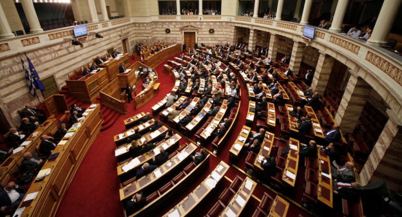 Ασφαλιστικό - φορολογικό: Εγκρίθηκε με 153 ΝΑΙ από ΣΥΡΙΖΑ και ΑΝΕΛ
