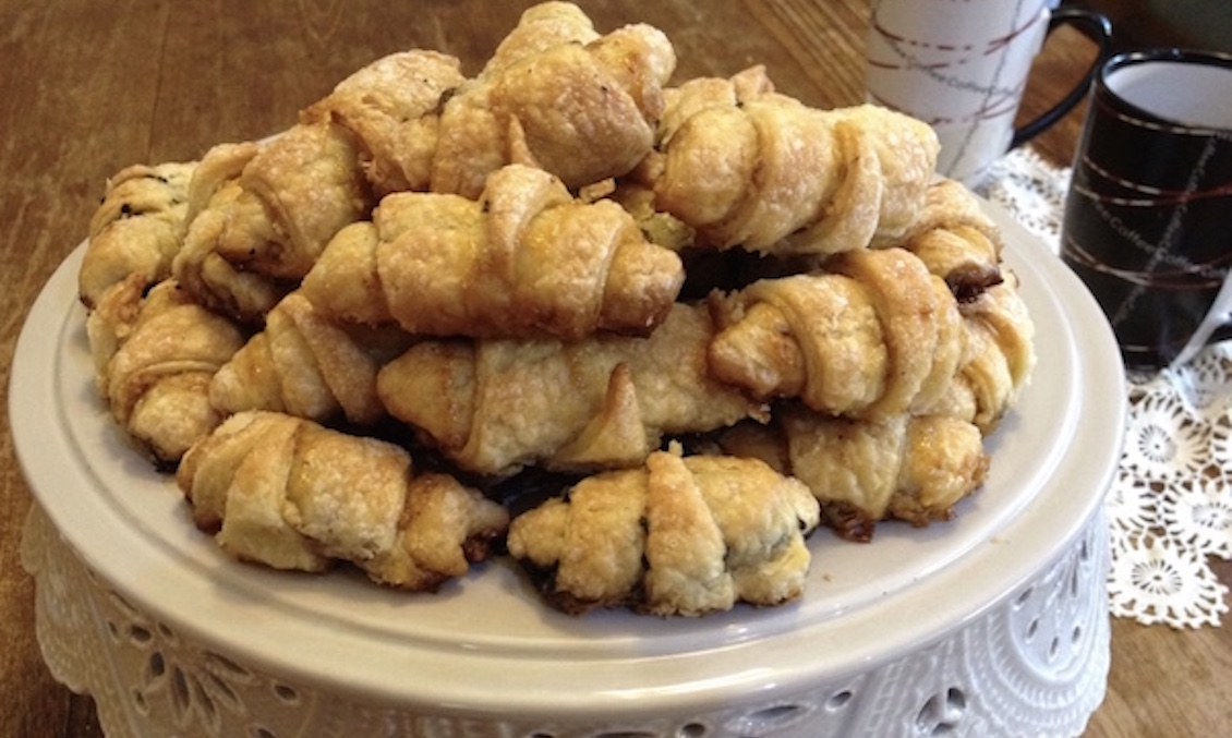 Rugelach (ρούγκελαχ), μπισκότα βουτύρου γεμιστά, σαν κρουασάν