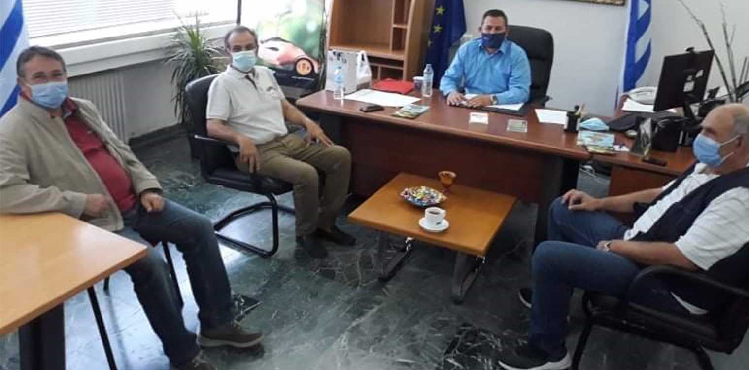 Σύσκεψη Βασιλόπουλου με Διευθυντή Δασών και Δασάρχη Κρεστένων