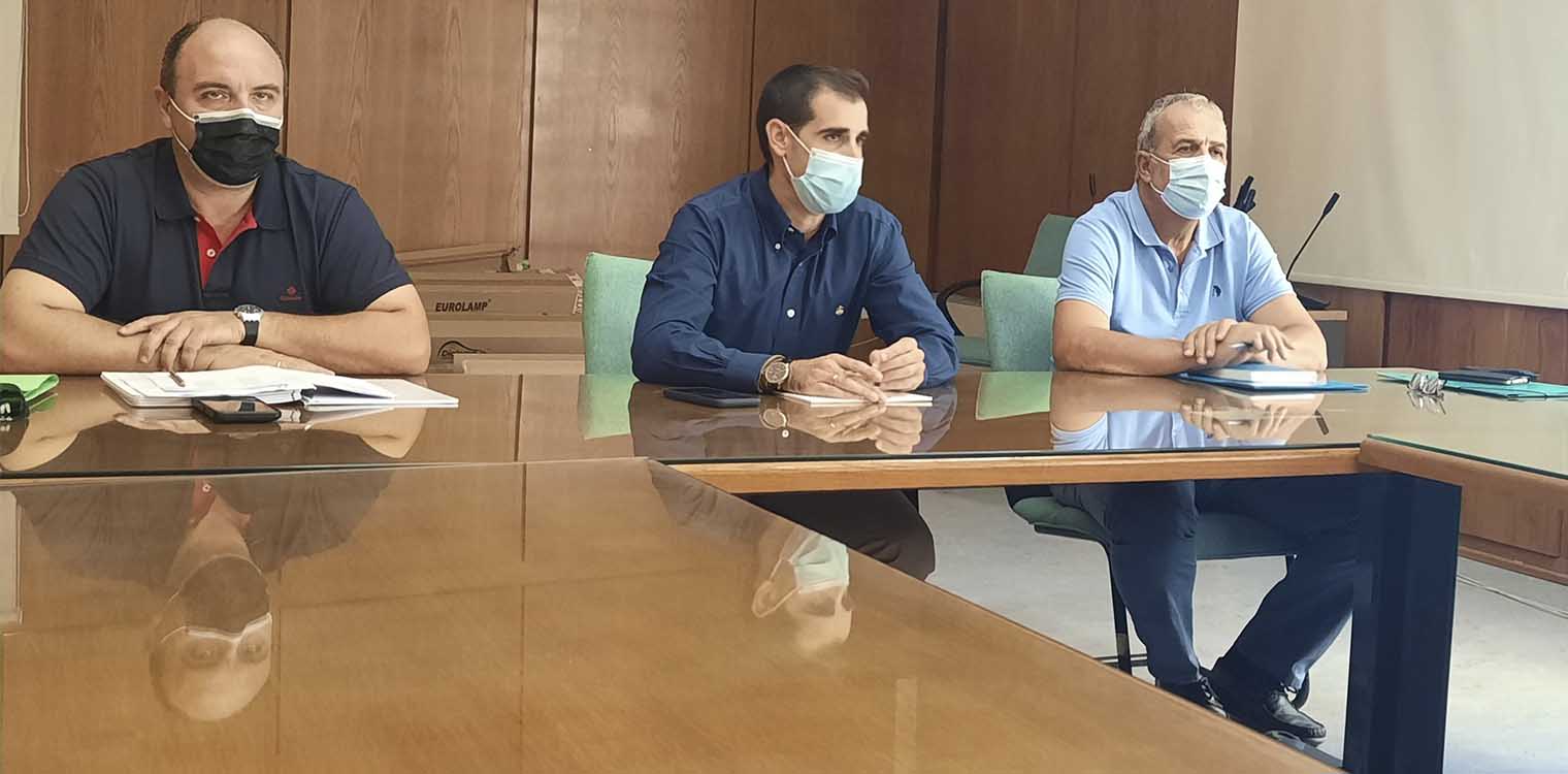 Σύσκεψη Γιαννόπουλου με εκπροσώπους των ΤΟΕΒ για τη λήξη της Επίσχεσης Εργασίας των εργαζομένων του ΓΟΕΒ
