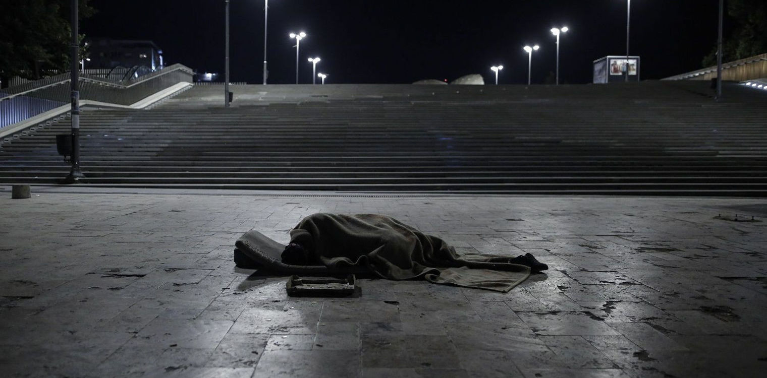 Ουγγαρία: Σε ισχύ ο νόμος που απαγορεύει στους αστέγους να κοιμούνται στον δρόμο