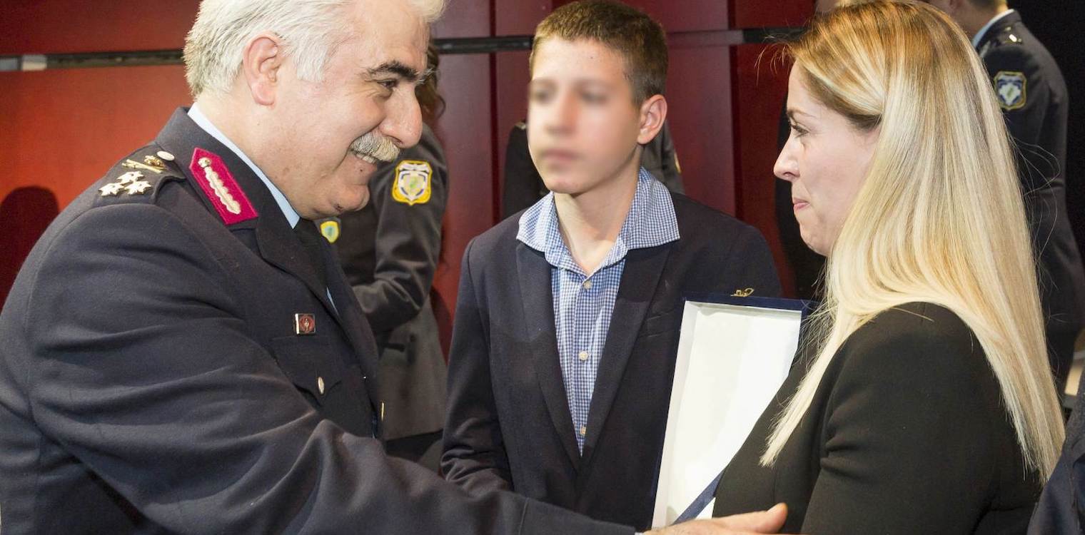 Το Αρχηγείο της ΕΛ.ΑΣ. τίμησε τον ήρωα αστυνομικό Βασίλη Μαρτζάκλη