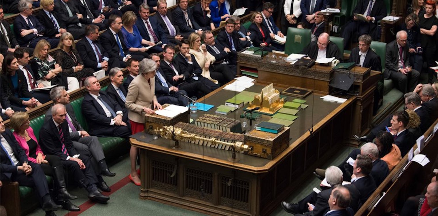 Brexit: Βυθισμένη στο χάος η Βρετανία μετά το τρίτο «όχι» στην Μέι - Ποιοι ζητούν την παραίτησή της