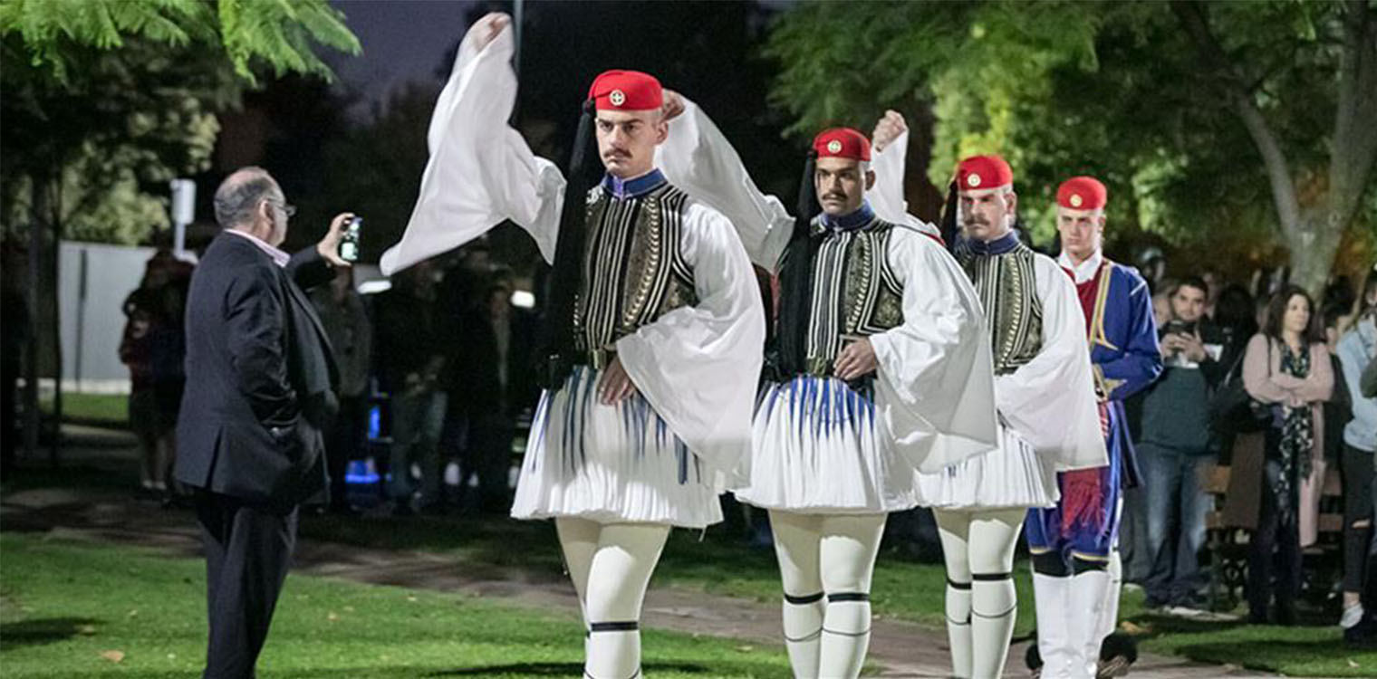 Συγκίνησαν οι Έλληνες Εύζωνες και στην Αυστραλία - Ένας ακόμα Πύργιος ανάμεσά τους
