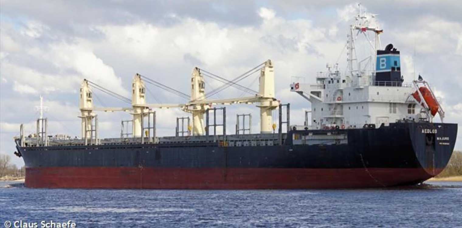 Στη Νεάπολη Βοιών ρυμουλκείται στο φορτηγό πλοίο AEOLOS