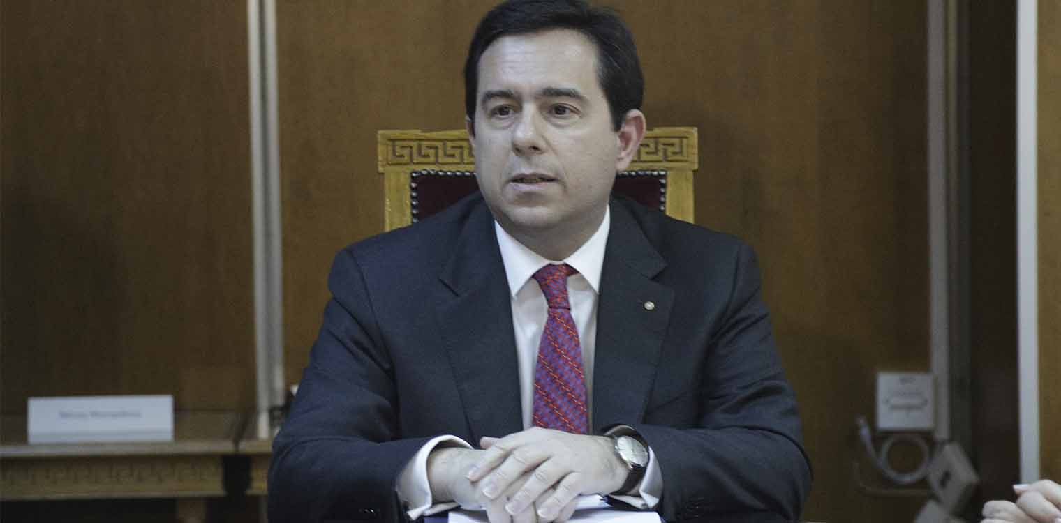 Μηταράκης: Βαθύτατη οδύνη για την απώλεια του παιδιού στη Μόρια