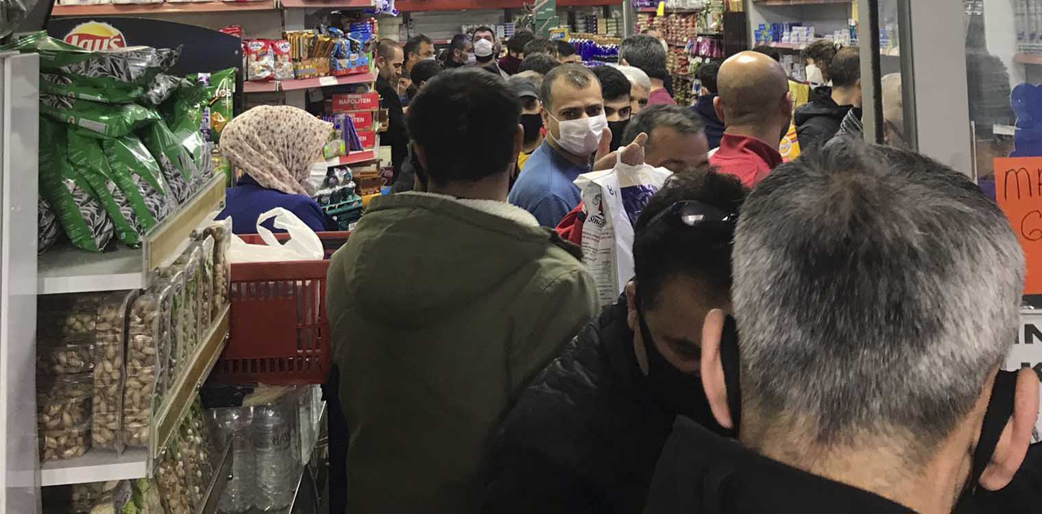 Κορονοϊός - Τουρκία: Ουρές σε καταστήματα και κυκλοφοριακό χάος πριν την ισχύ η διήμερη απαγόρευση της κυκλοφορίας σε μεγάλες πόλεις (upd)