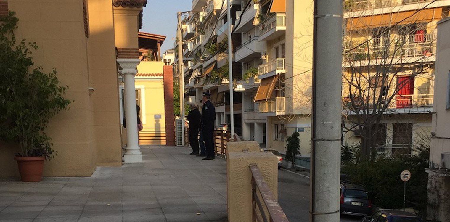 Κορωνοϊός – Κουκάκι: Η αστυνομία αναζητά τον ιερέα που κοινωνούσε πιστούς