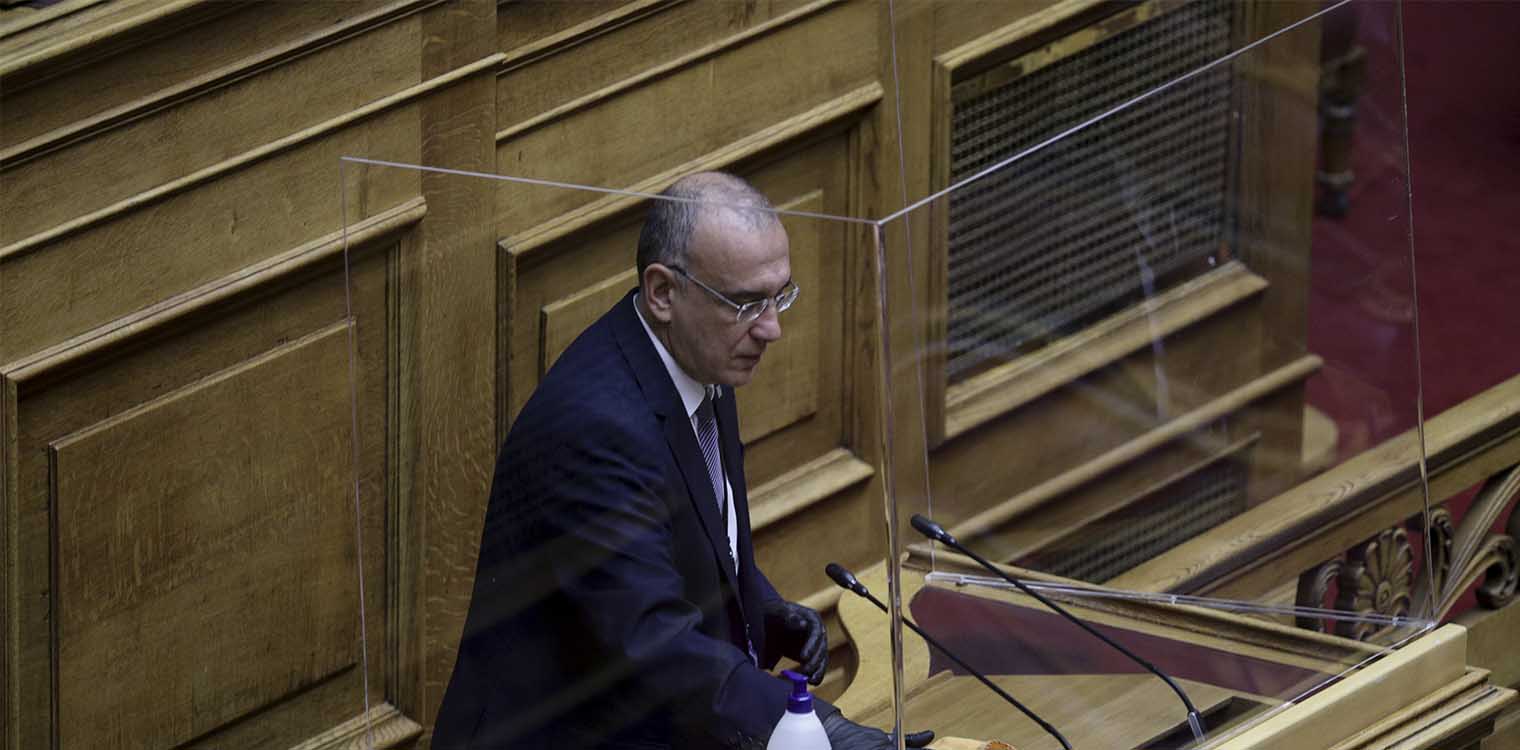 Πλεξιγκλάς υπό εξαφάνιση - Το τοποθετούν από φαρμακεία και ταξί έως κρεοπωλεία και κέντρα αισθητικής