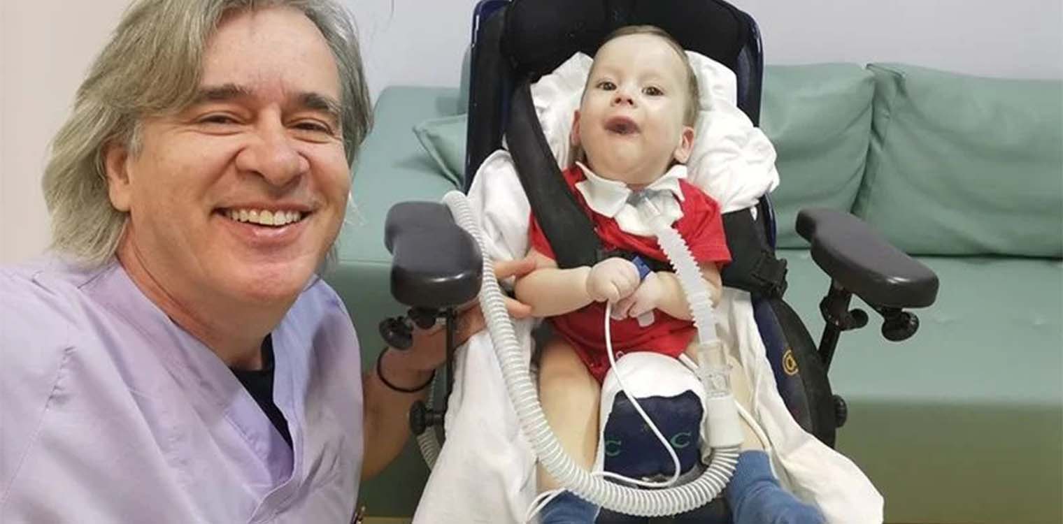 Όλοι μαζί για τον μικρό Ηλία - Στυλιανό - Νοσηλεύεται στη ΜΕΘ Παίδων του Ρίου με μυική ατροφία