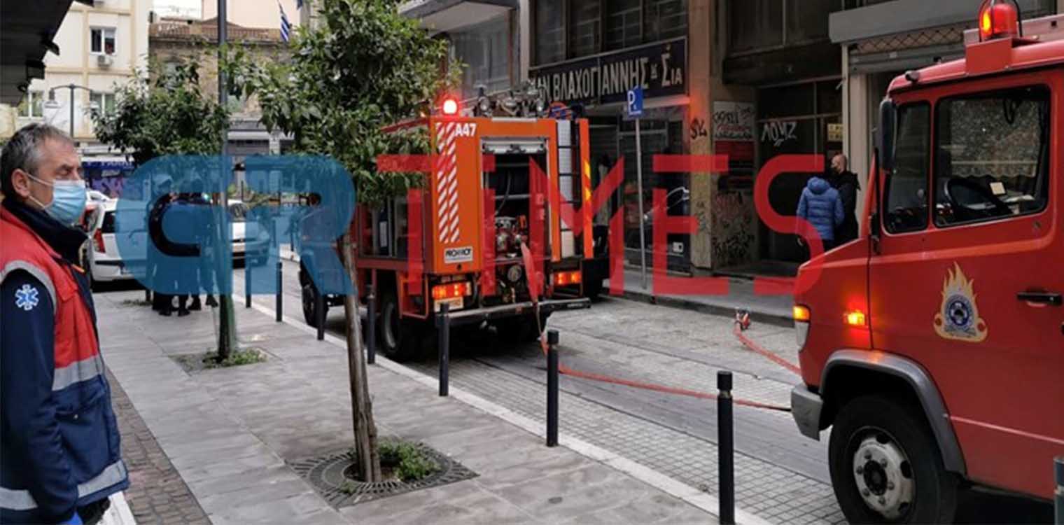 Θεσσαλονίκη: Επίθεση με εκρηκτικό μηχανισμό στα γραφεία βουλευτού της ΝΔ (video)