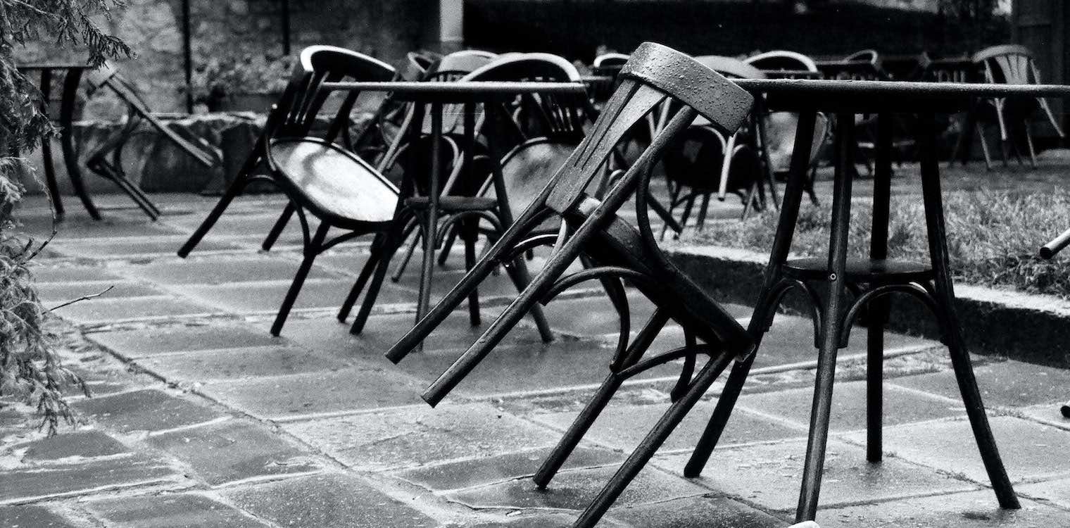 Empty Chairs σε Πύργο και Αμαλιάδα από τον κόσμο της εστίασης