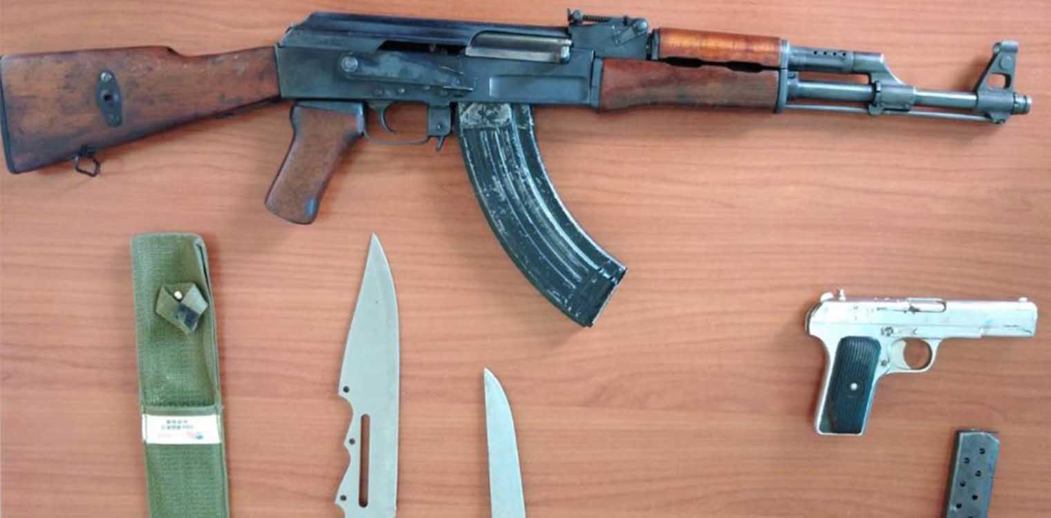 Ηράκλειο: Νεαρός συνελήφθη με Καλάσνικοφ και άλλα όπλα