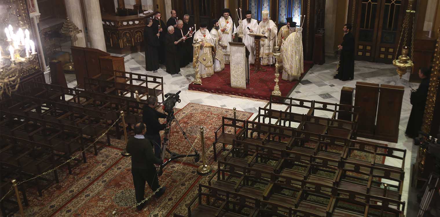 Ανάσταση και «Χριστός Ανέστη» απόψε τα μεσάνυχτα στις εκκλησίες!