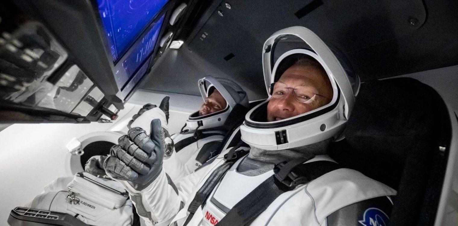 Έγραψε ιστορία η Space Χ: Εκτοξεύτηκε στο διάστημα η επανδρωμένη αποστολή