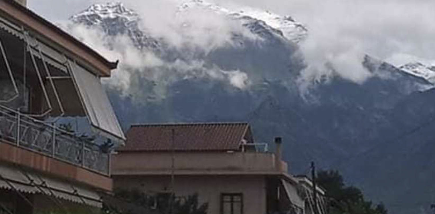 Μαγιάτικο χιόνι έπεσε στον Παρνασσό