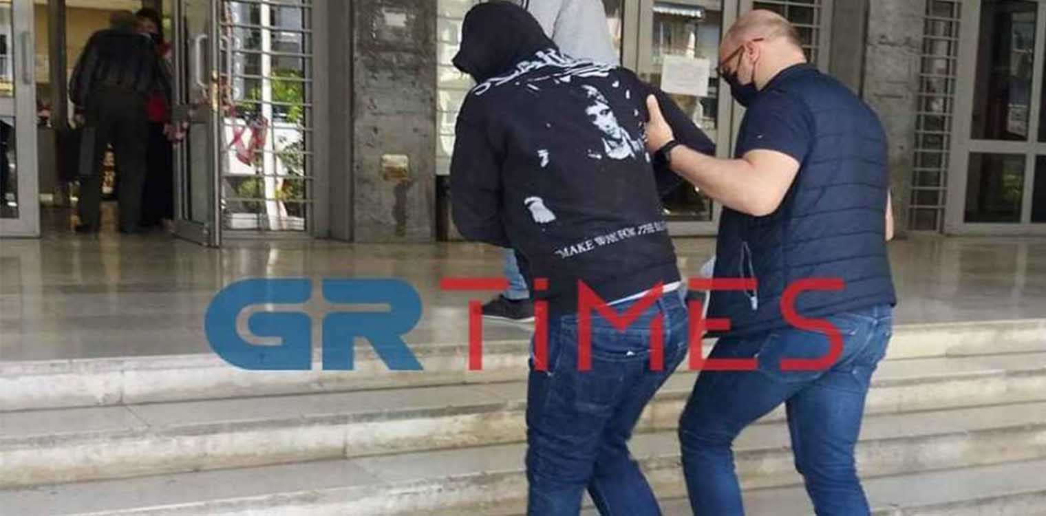 Θεσσαλονίκη: Τεμάχισε και έκαψε τη φίλη του επειδή «ήθελε να αποτεφρωθεί»