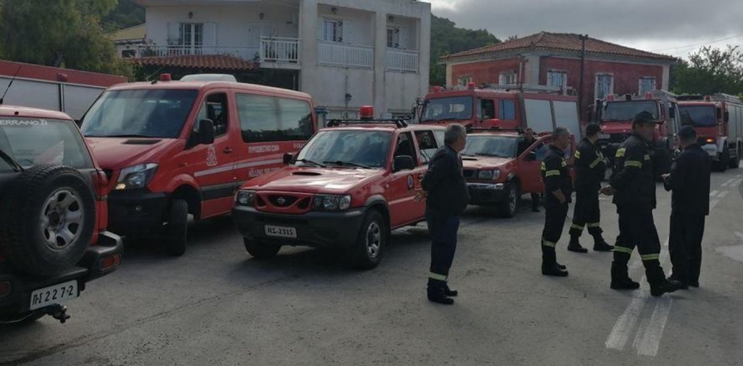 Ζάκυνθος: Σε επιφυλακή η Πυροσβεστική, καλύτερη η εικόνα στο μέτωπο