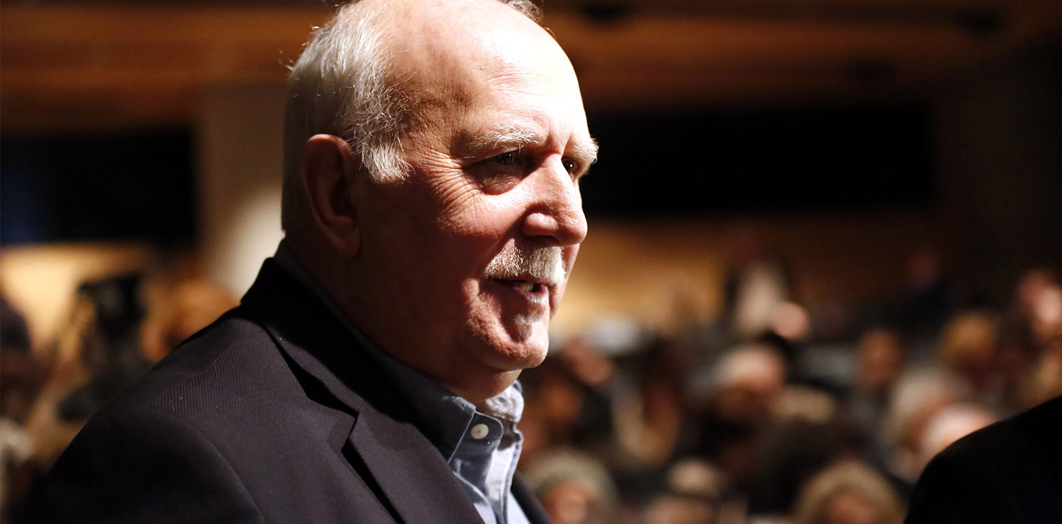 Γιώργος Παπαδάκης: Τα δύσκολα παιδικά χρόνια, η πορεία στη δημοσιογραφία και τα 18 κιλά που έχασε στην καραντίνα
