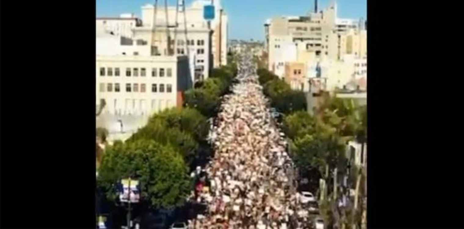 Τζορτζ Φλόιντ: Πορεία «μαμούθ» στο Λος Άντζελες για τη δολοφονία του Αφροαμερικανού