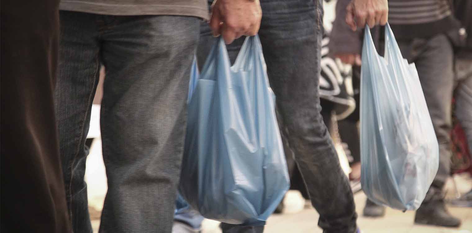 ΙΕΛΚΑ: Συντριπτική η μείωση χρήσης πλαστικής σακούλας στα σούπερ μάρκετ το 2019