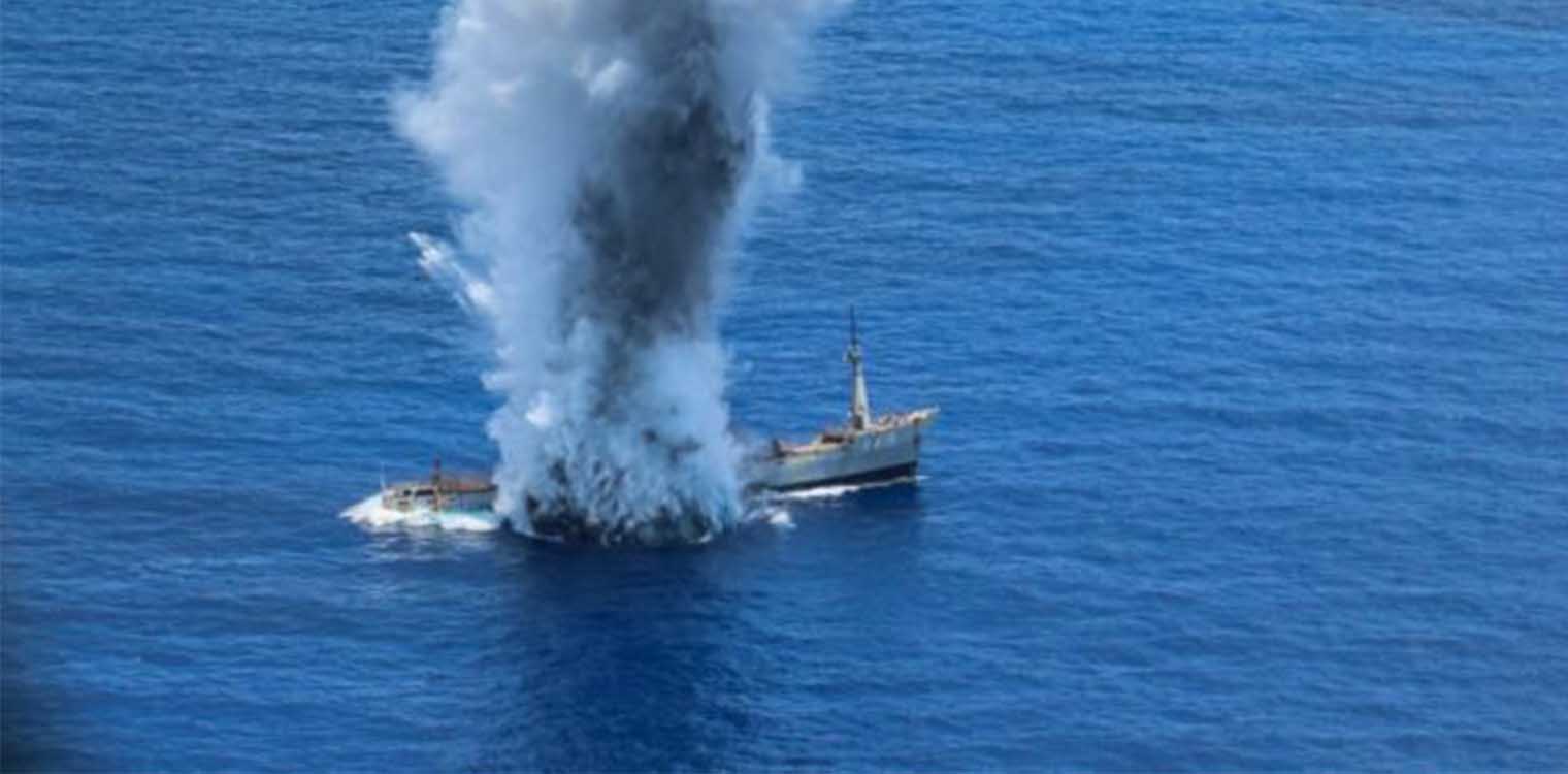 Ηχηρό μήνυμα στην Τουρκία από μεγάλη άσκηση νότια της Καρπάθου: Εντυπωσιακές εικόνες και βίντεο με πυραύλους και βύθιση πλοίου