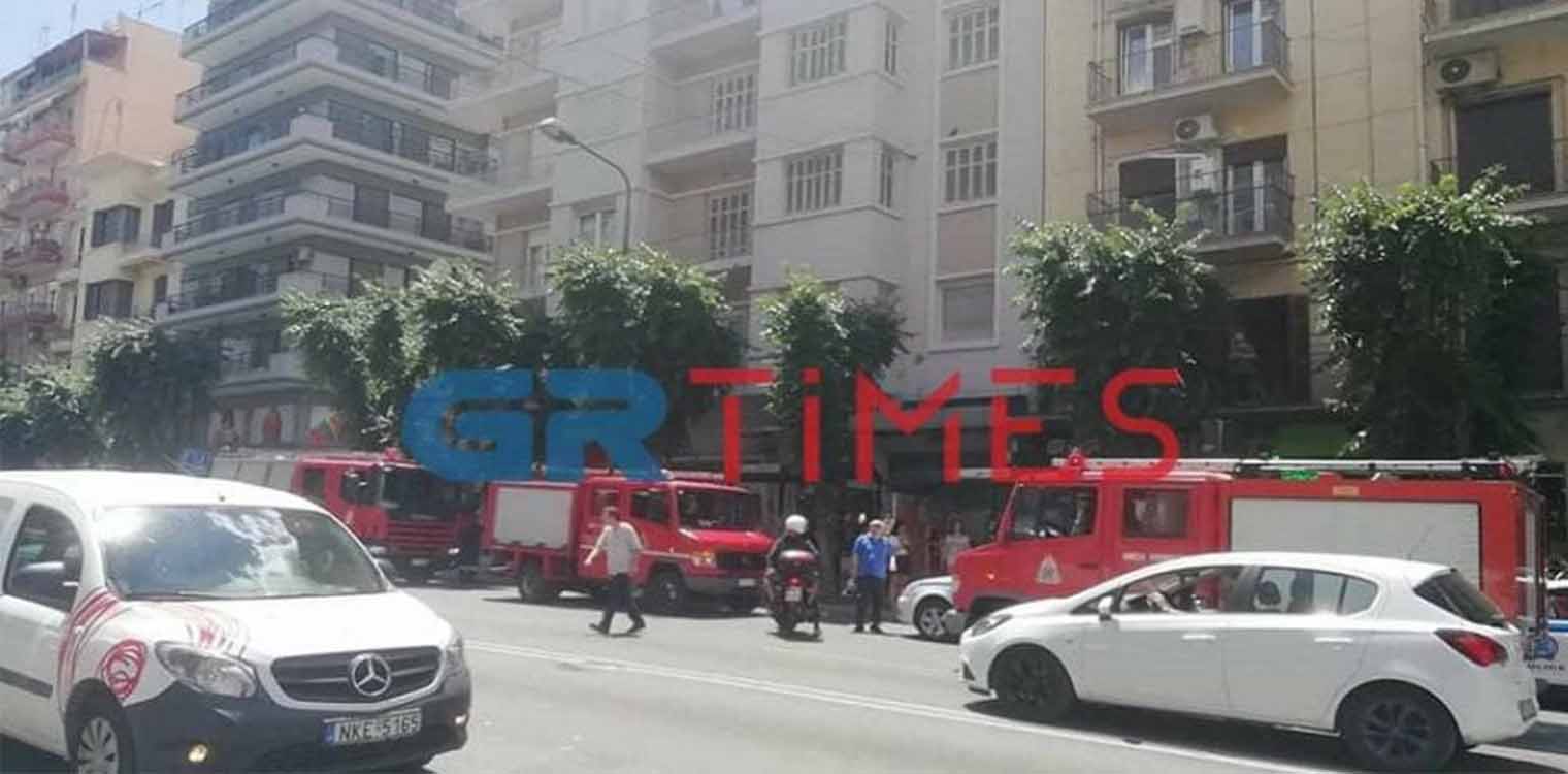 Σοκ στη Θεσσαλονίκη: Καμένο πτώμα βρέθηκε σε πρασιά πολυκατοικίας