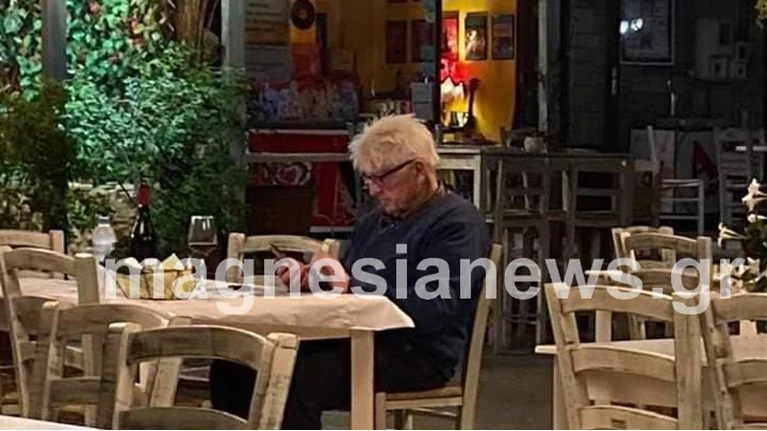 Στάνλεϊ Τζόνσον: Το μοναχικό δείπνο του πατέρα του Μπόρις στην αγαπημένη του ταβέρνα στο Πήλιο (photos)