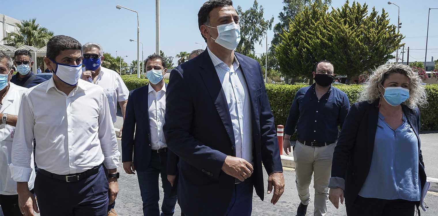 Κικίλιας: Οι τουρίστες να σεβαστούν τους κανόνες όπως οι συμπολίτες μας