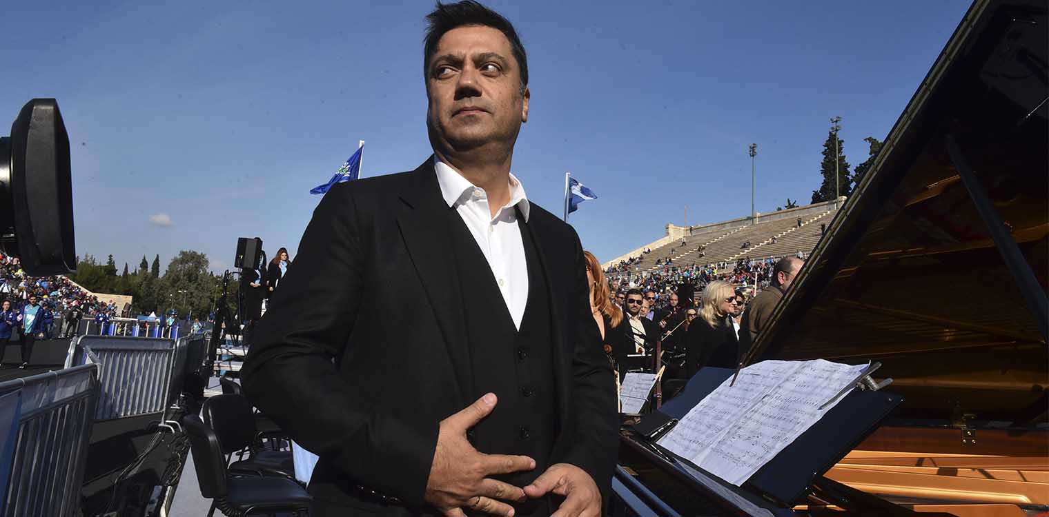 Γιώργος Θεοφάνους: Καθαρίζει πατάτες και… ξεκαθαρίζει: «Ο Ρουβάς που έψηνε πατατάκια, είναι λιγότερο σταρ από μένα;»