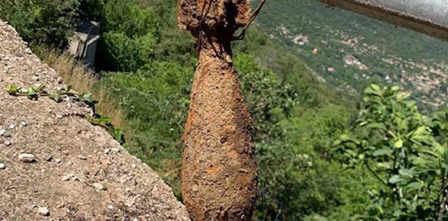 Ναυπακτία: Βλήμα όλμου βρέθηκε κατά τη διάρκεια χωματουργικών εργασιών στην Περίστα (photo)