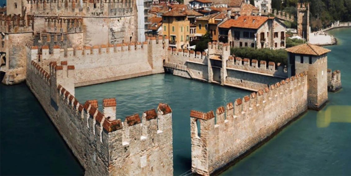 Scalighero: Σε μια λίμνη στο Μιλάνο ξεπροβάλλει από το νερό ένα υπέροχο μεσαιωνικό κάστρο -Σκέτο παραμύθι 