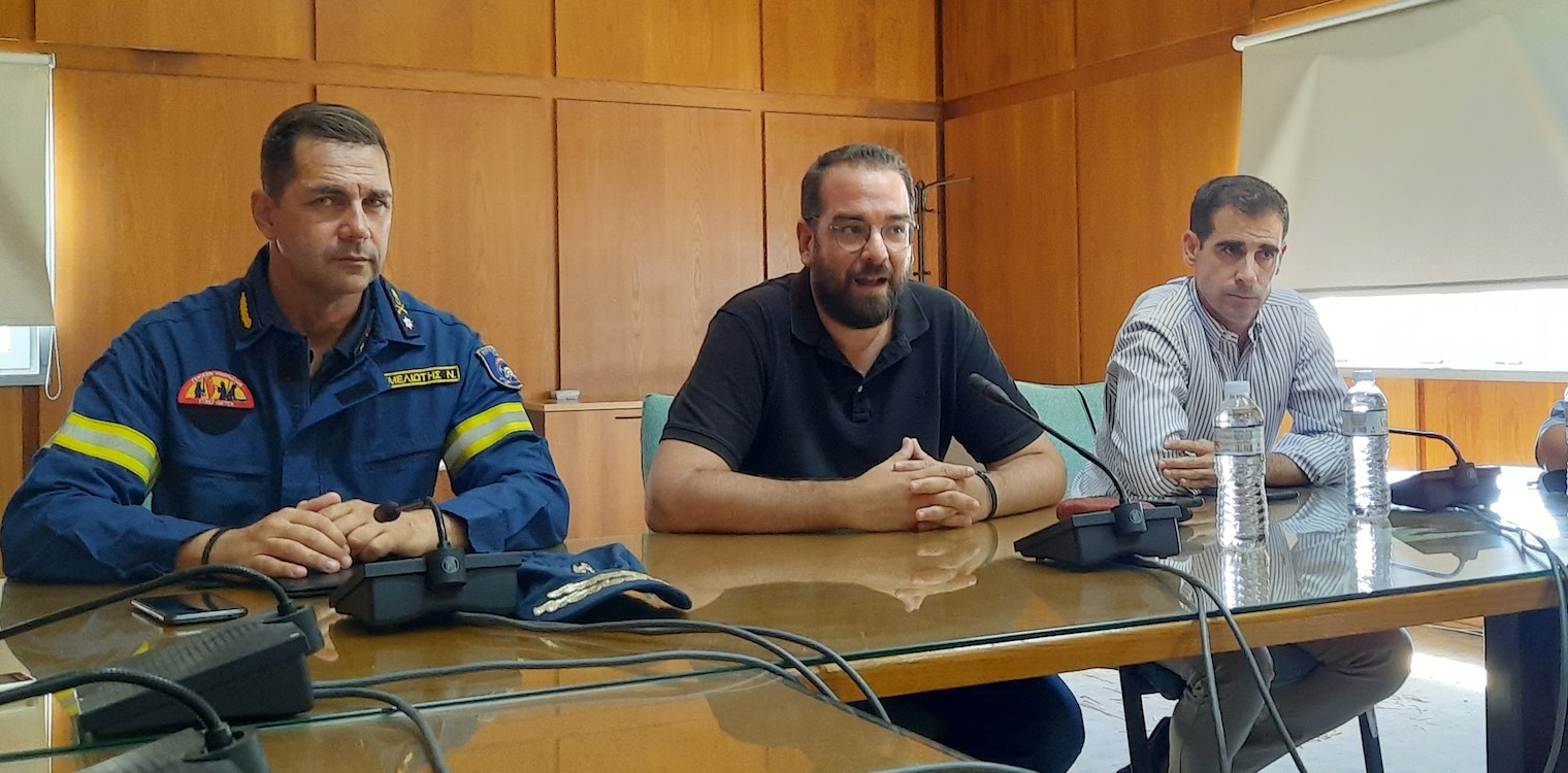 Σύσκεψη υπό τον Περιφερειάρχη για τις πυρκαγιές της Ηλείας