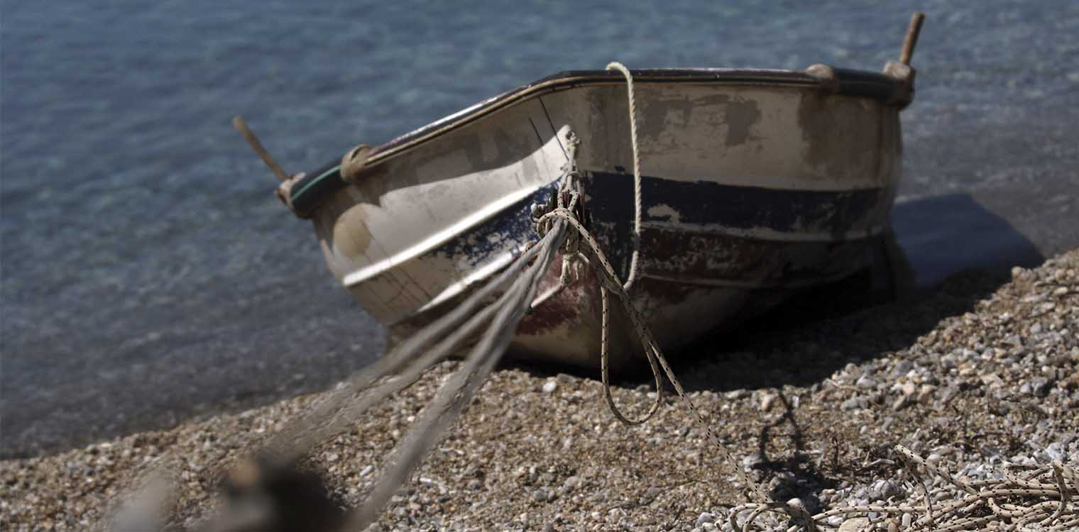 Χαλκιδική: Πιάστηκαν στα χέρια για μια βάρκα-Στο Κέντρο Υγείας λουόμενη