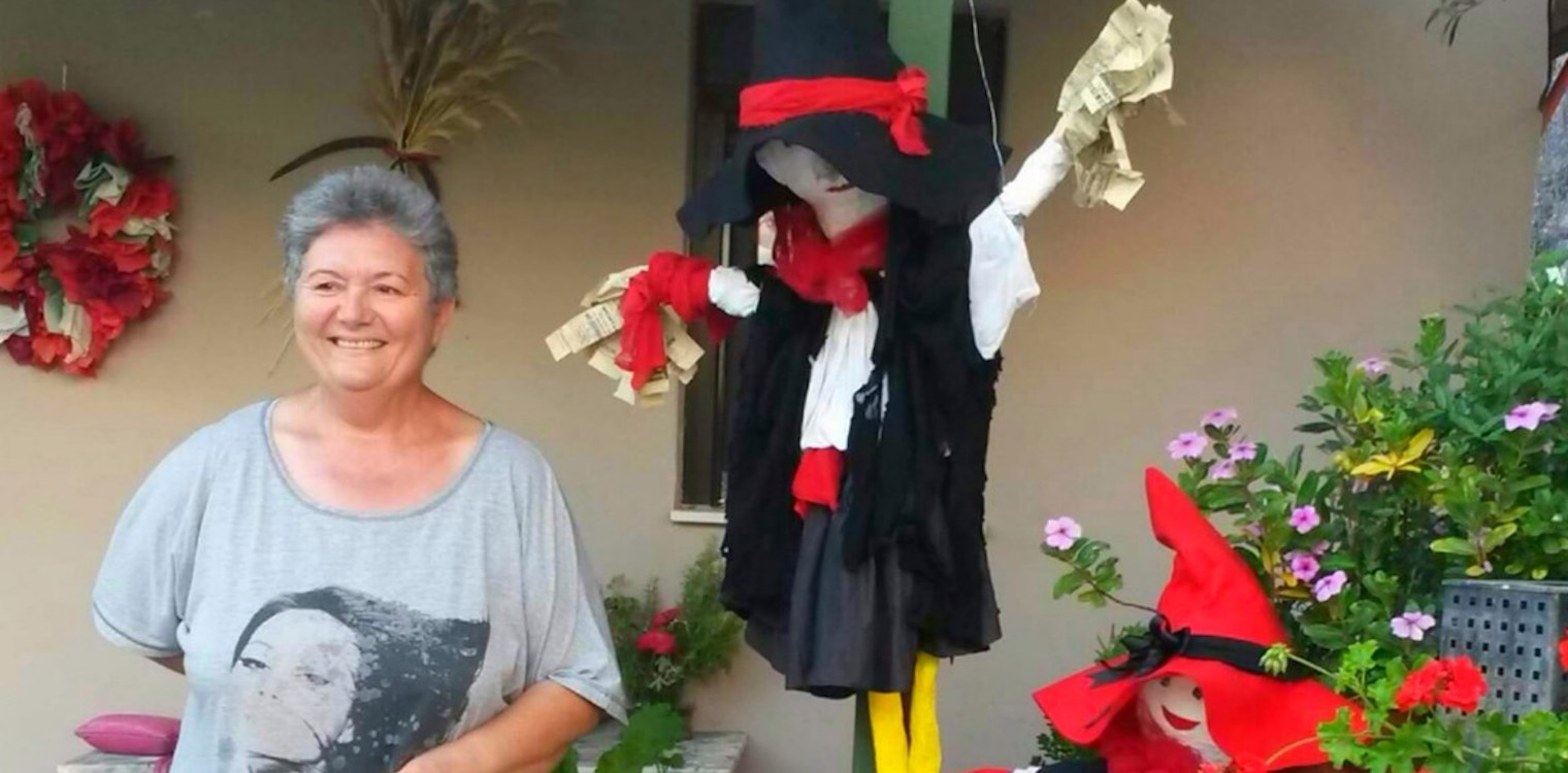 Τα σκιάχτρα υπηρετούν την τέχνη - Η έκθεση "Μαρμολύκεια" της Γεωργίας Καραχάλιου