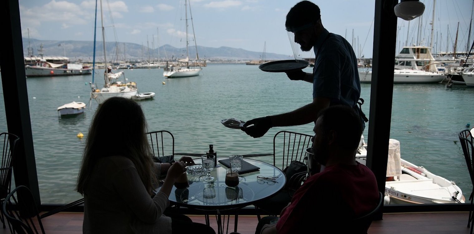 Η απόφαση για τα νέα μέτρα σε ιδιωτικές επιχειρήσεις - Σαφάρι ελέγχων στα νησιά
