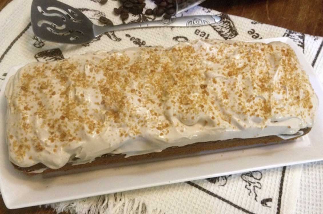 Κέικ μόκα με δροσερό frosting