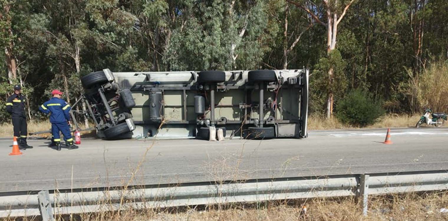 Πατρών - Πύργου: Σοβαρό τροχαίο με νταλίκα και αυτοκίνητο στο Βουπράσιο