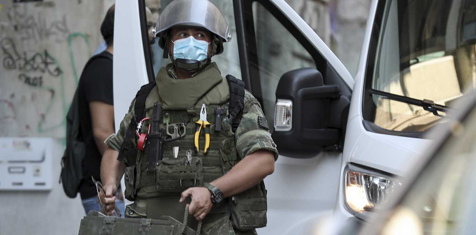Χειροβομβίδα βρέθηκε σε πατάρι διαμερίσματος στα Εξάρχεια