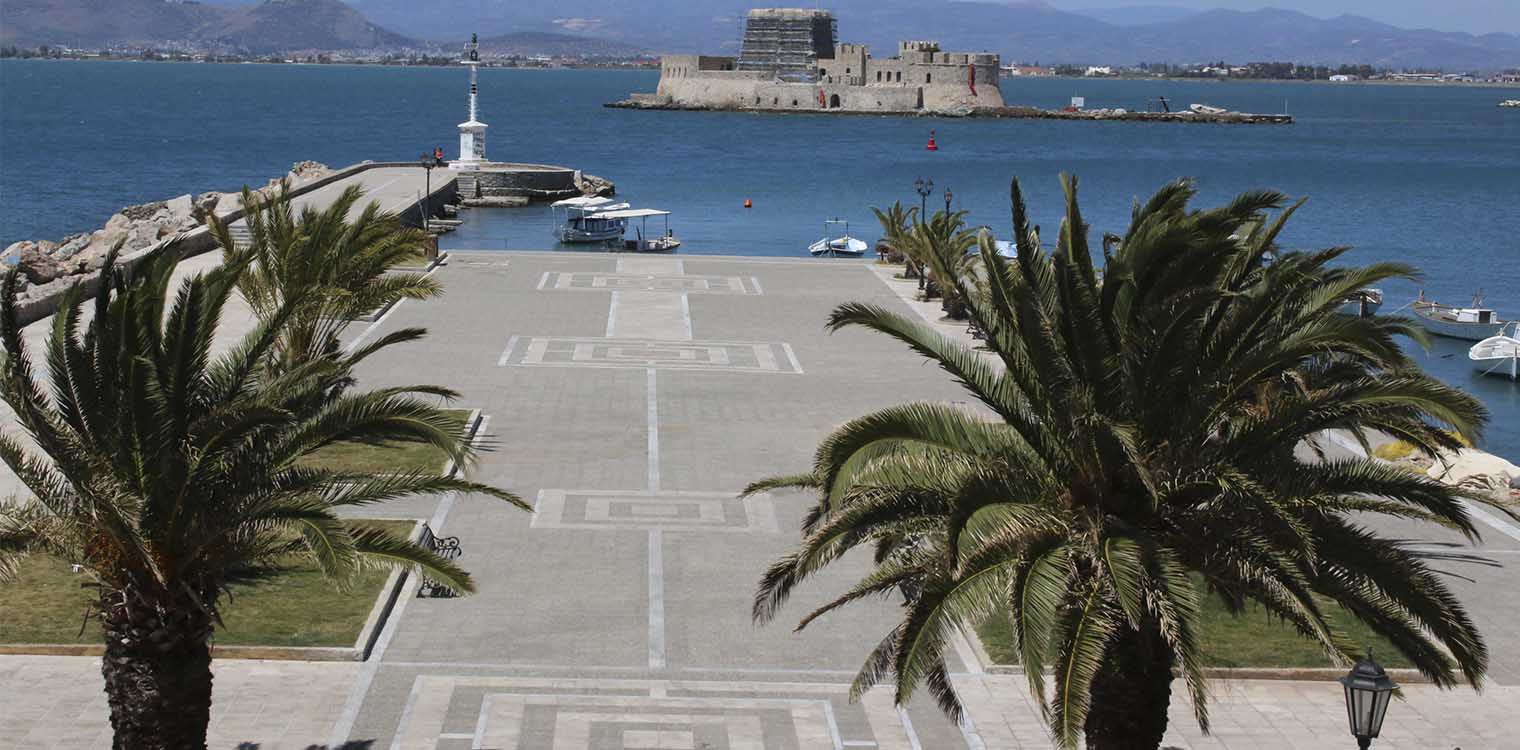Ναύπλιο: Επεισοδιακός έλεγχος για τα μέτρα σε καφέ - Ο ιδιοκτήτης πήδηξε στη θάλασσα