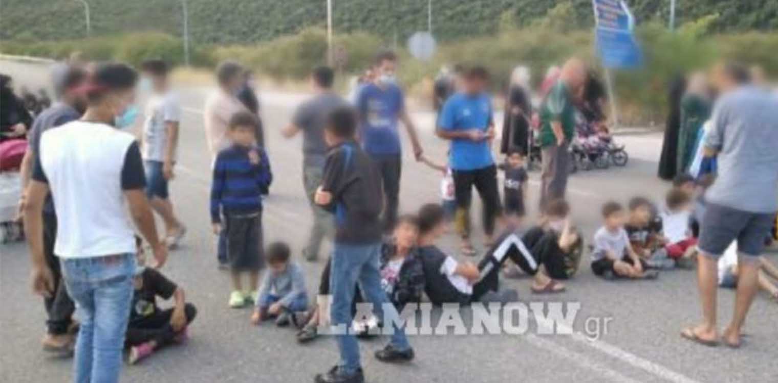 Μεταναστευτικό: Πρόσφυγες έκλεισαν τον δρόμο στις Θερμοπύλες