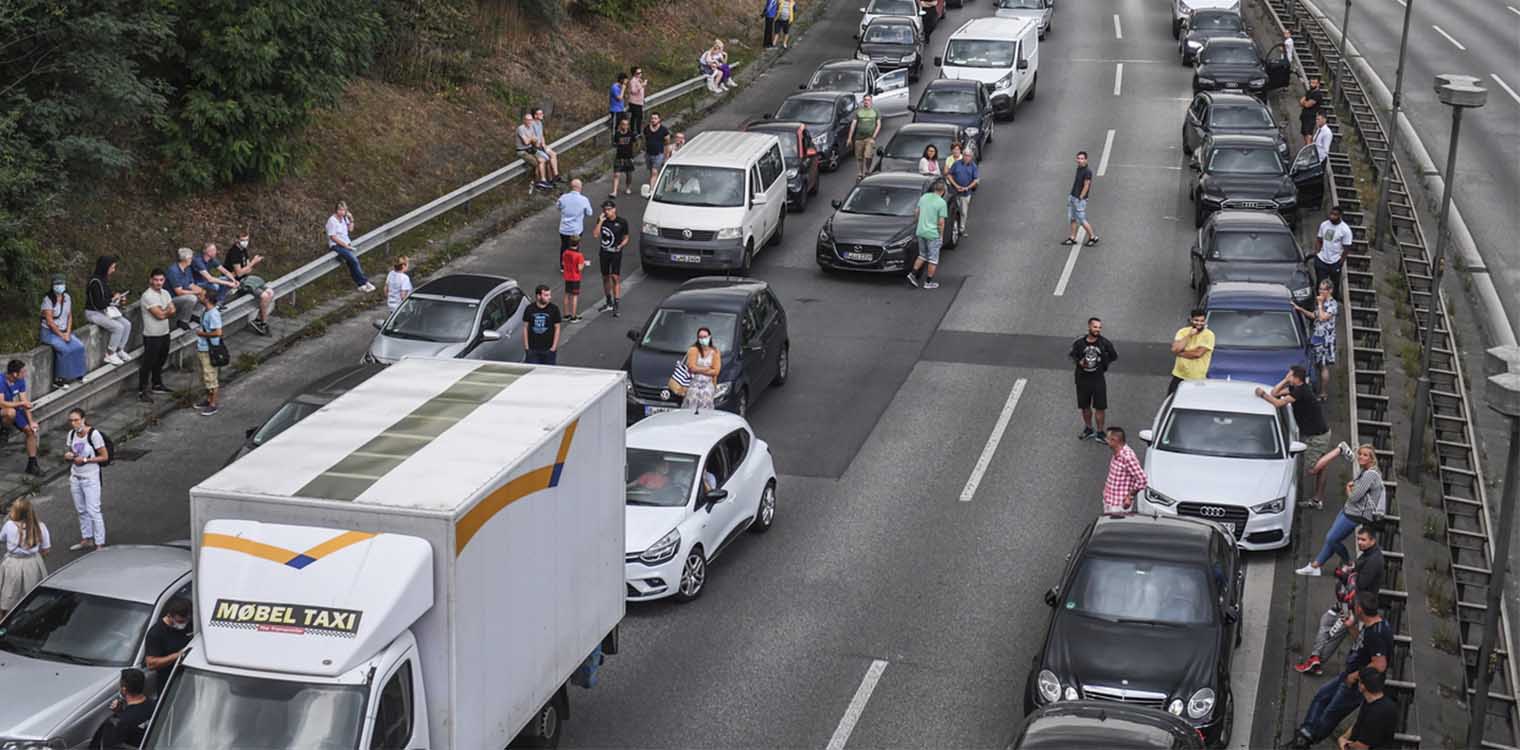 Ένας άνδρας προκάλεσε σειρά τροχαίων ατυχημάτων στο Βερολίνο, σε μια πράξη με "ισλαμιστικά κίνητρα