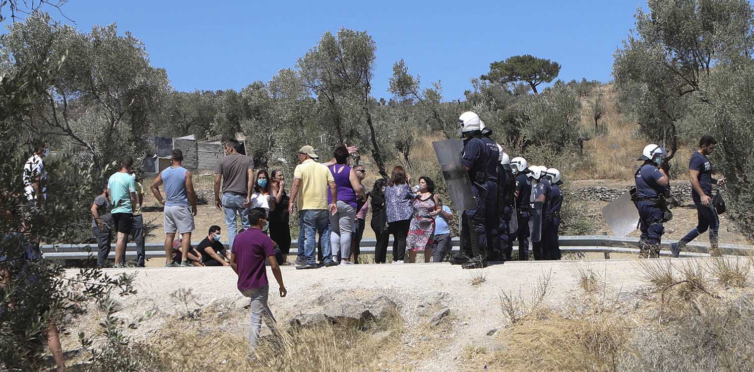 Επεισόδια στη Μόρια: Συγκρούστηκαν κάτοικοι με αστυνομικούς