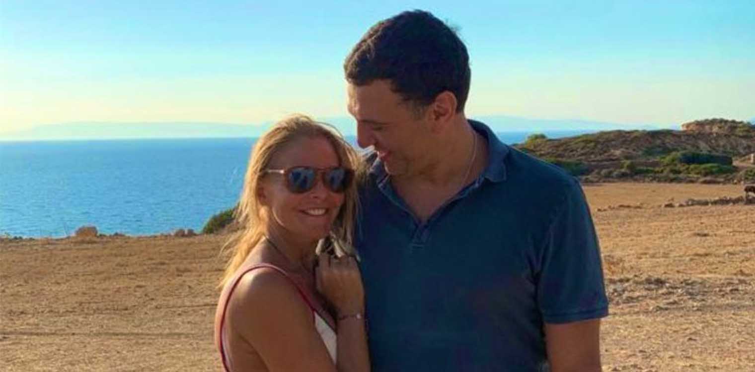 Η Τζένη Μπαλατσινού δημοσίευσε τη φανέλα του «Κικίλια junior» - Φωτογραφία