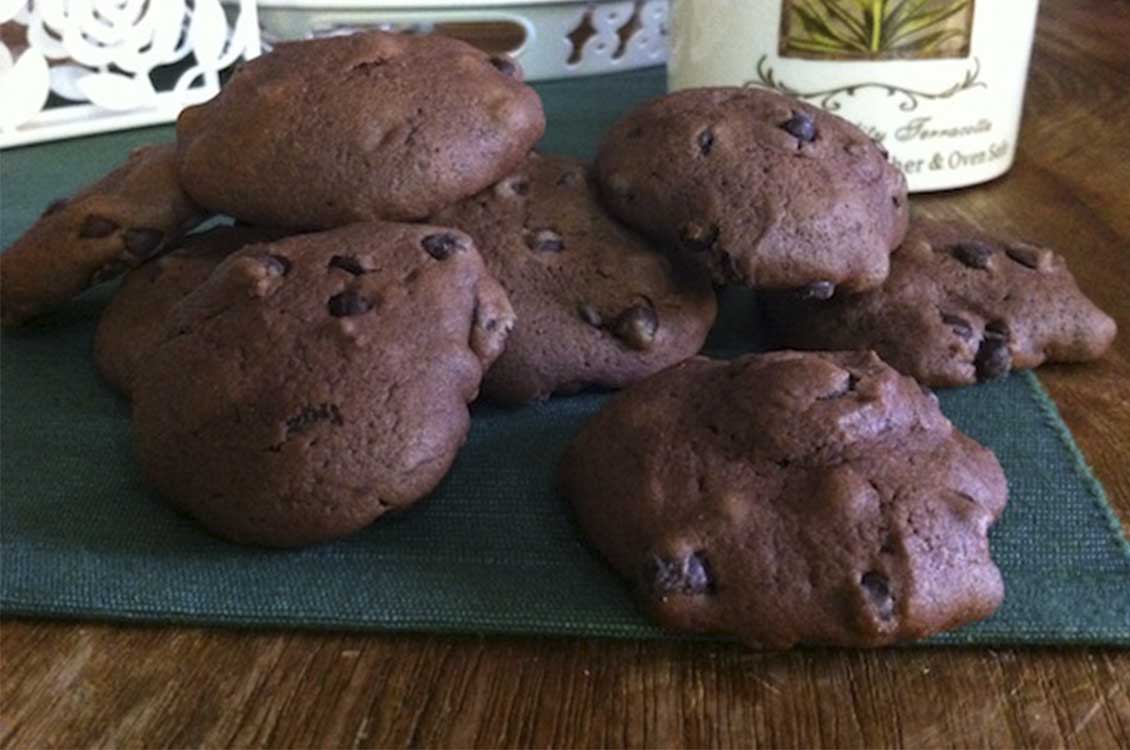 Cookies με κακάο και σταγόνες σοκολάτας!
