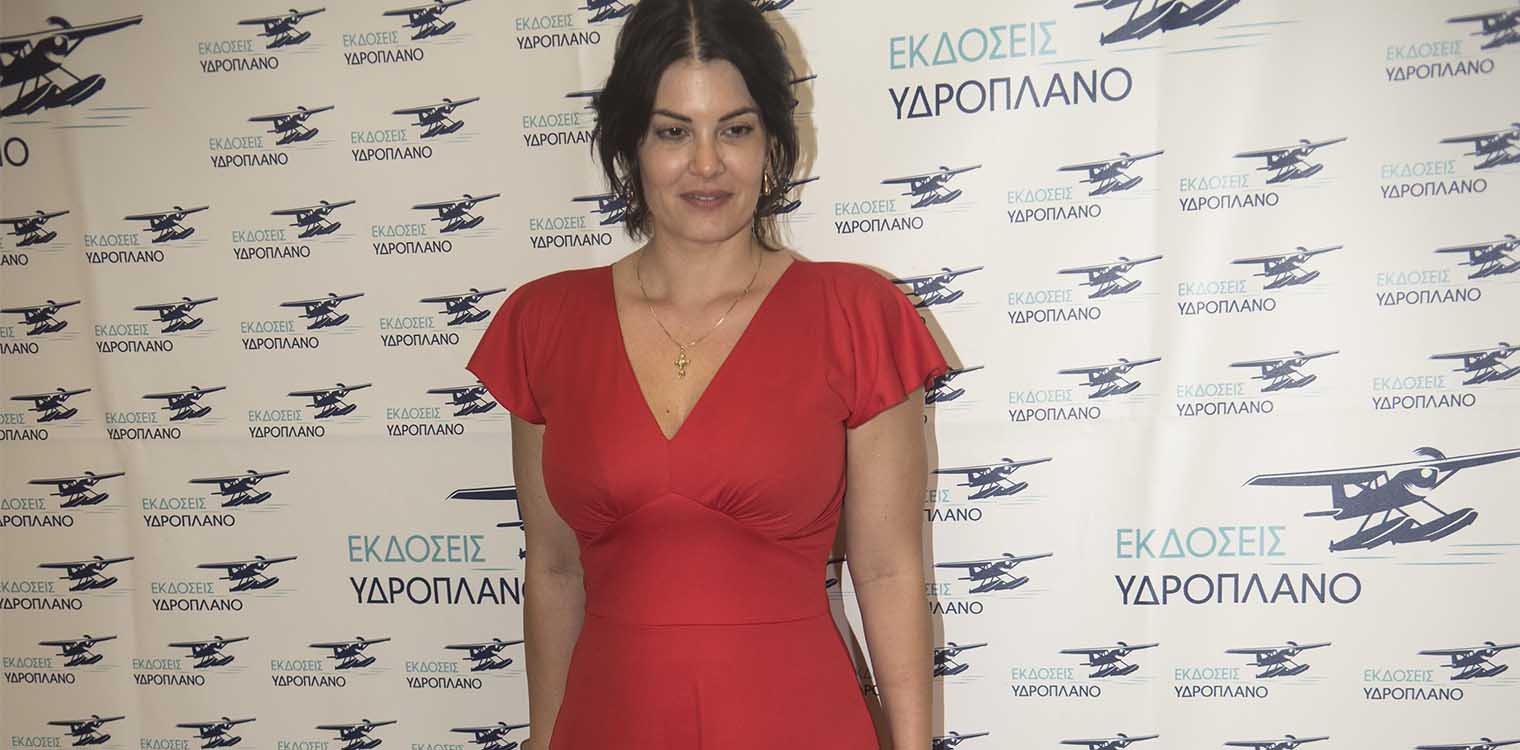 Μαρία Κορινθίου: Αυτό είναι το υπέροχο πρώτο της εξώφυλλο πριν από 17 χρόνια (photo)