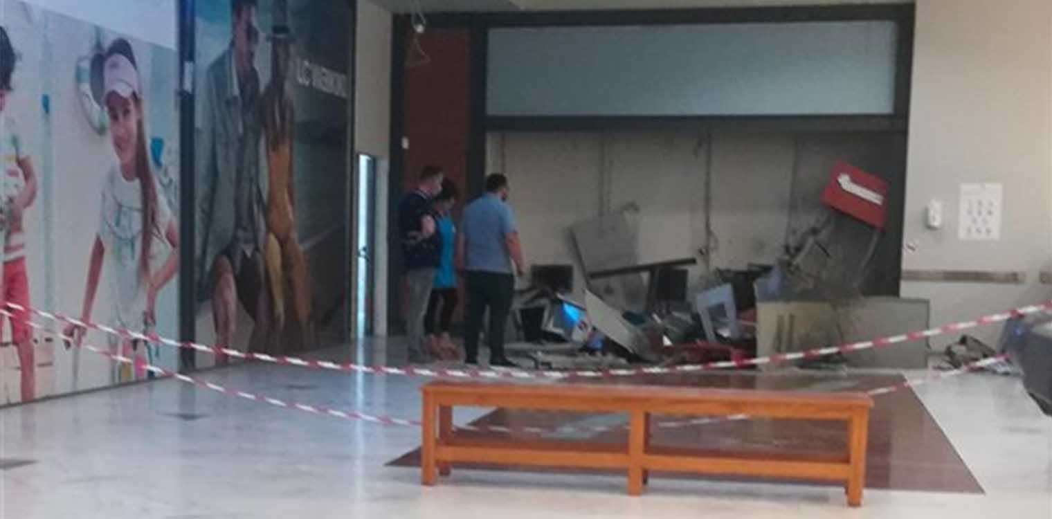 Βρέθηκε το κλεμμένο BMW με το οποίο έγινε η επιδρομή στα τρία ΑΤΜ της Πάτρας. Μεταφέρθηκε στην ΔΕΕ